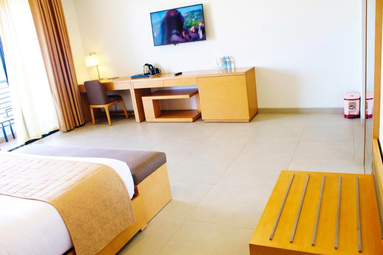 K Hotels Entebbe Bagian luar foto