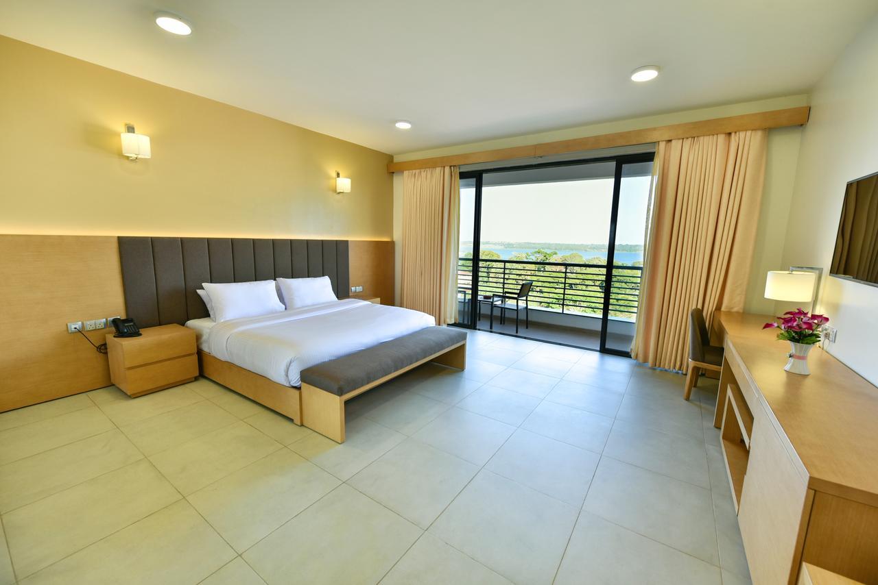 K Hotels Entebbe Bagian luar foto