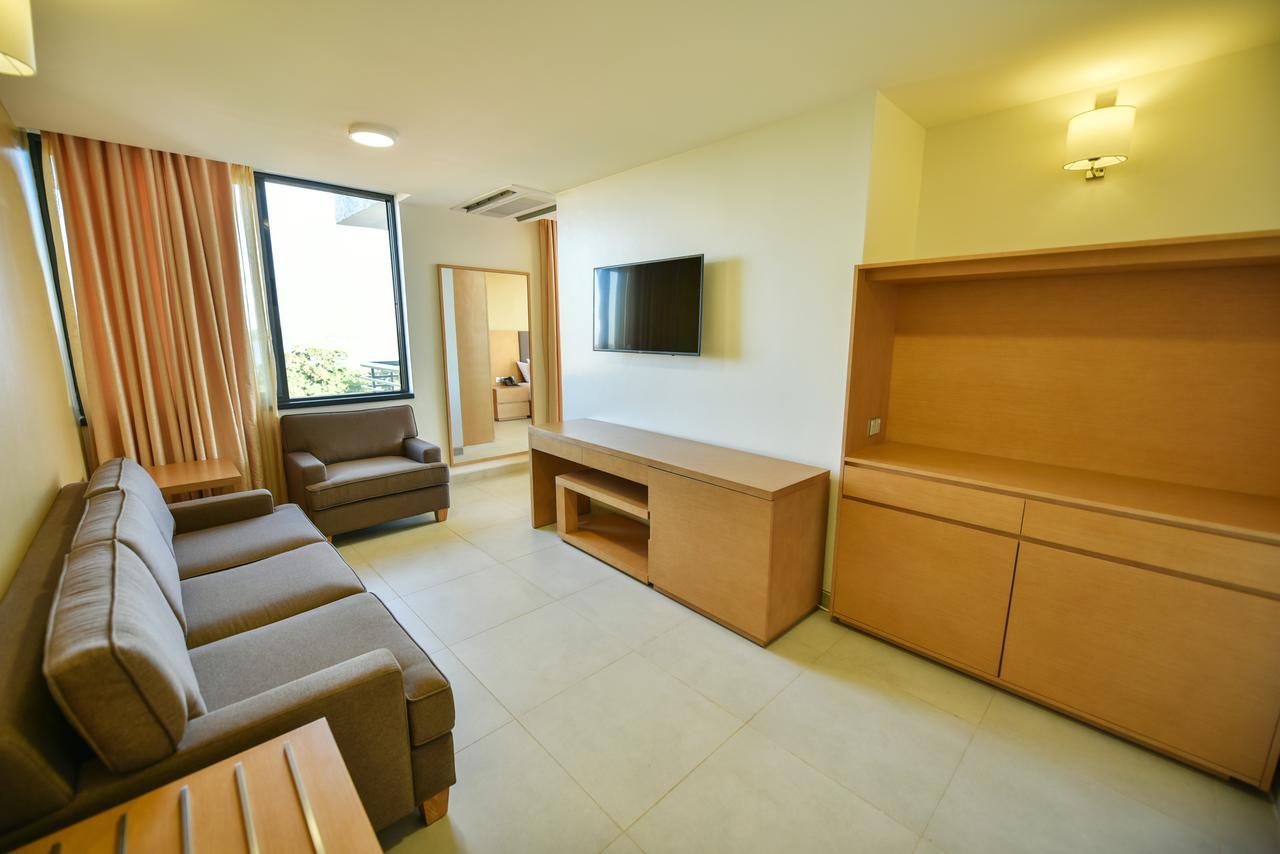 K Hotels Entebbe Bagian luar foto